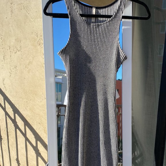 Ribbed Grey Body Con Dress - Picture 3 of 5